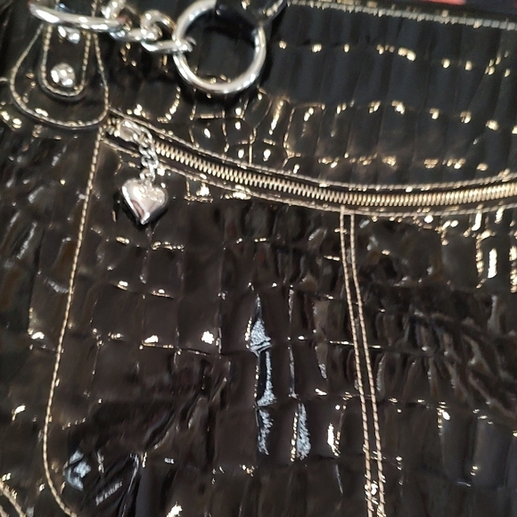 Kathy Van Zeeland Black Quilted Faux Patent Leather Oversize Tote SALE! - Picture 7 of 13